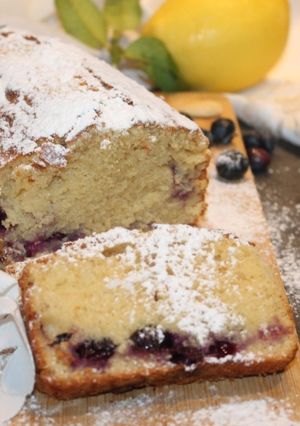 Foto di Plumcake ai mirtilli e limone