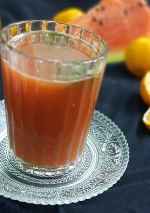তরমুজ আর কমলার ককটেল (tormuj ar komlar cocktail recipe in Bengali) রেসিপির প্রধান ছবি