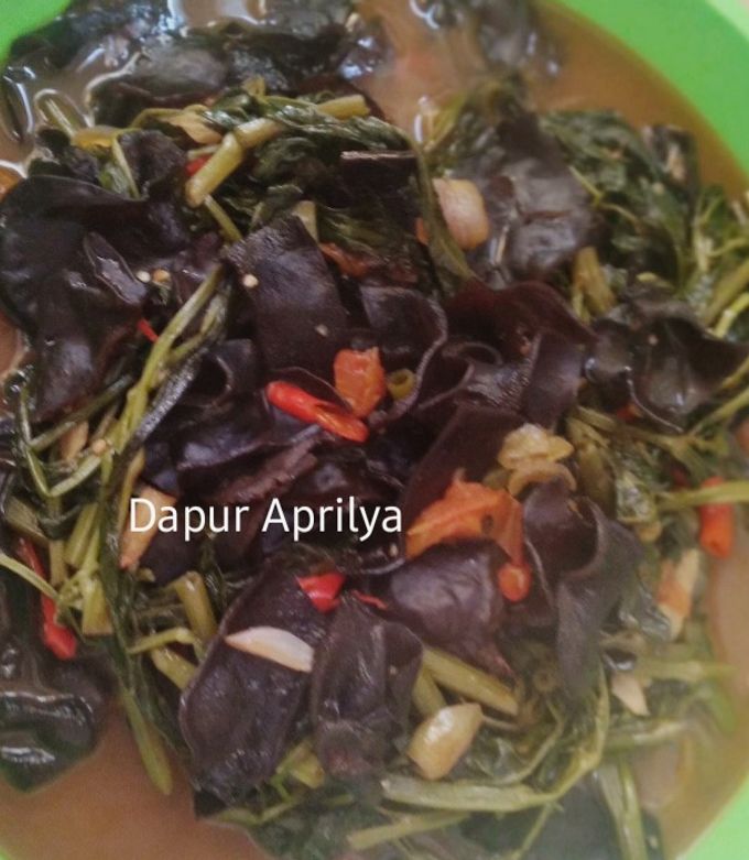 Foto resep Tumis Kangkung Jamur kuping
