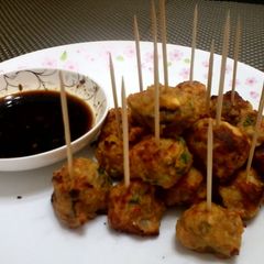 A picture of Shrimp Balls With Soy Vineger Sauce.