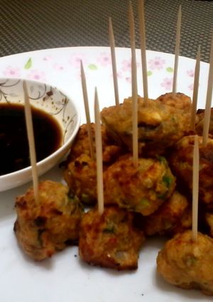 A picture of Shrimp Balls With Soy Vineger Sauce.
