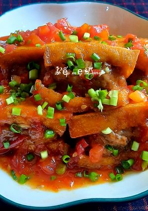 Hình của món Đậu hủ nhồi thịt sốt cà.