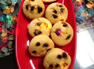 A picture of Orange chocochip muffins.