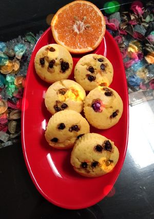 A picture of Orange chocochip muffins.