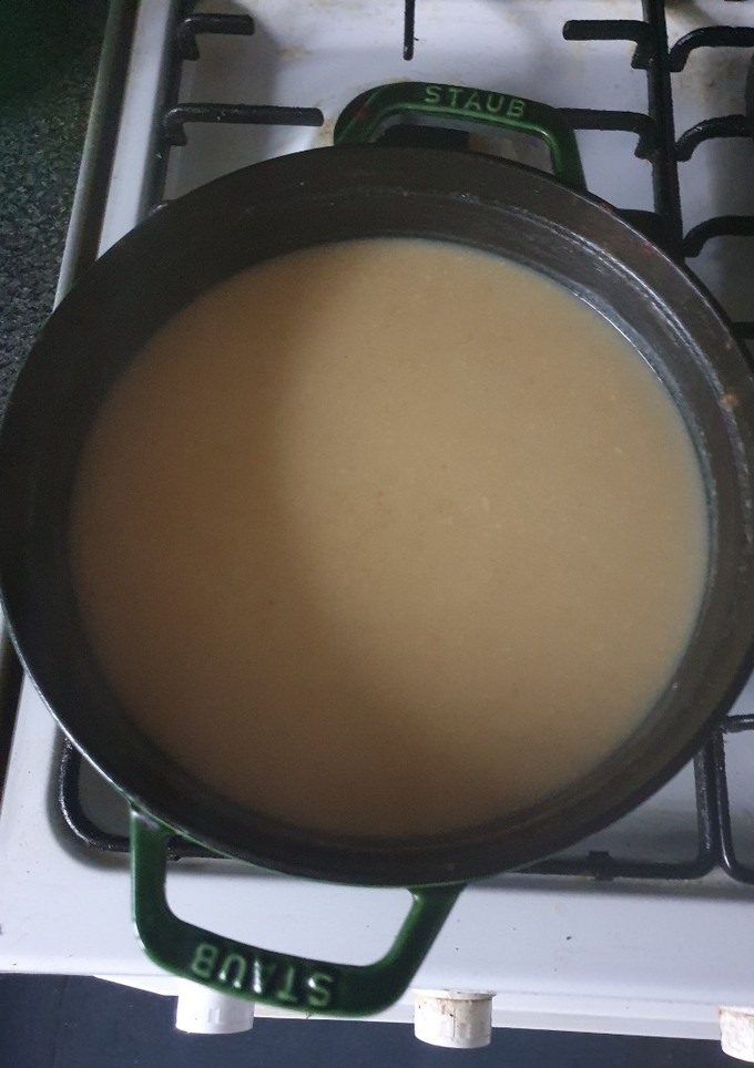 A picture of Spicy leek and parsnip soup.