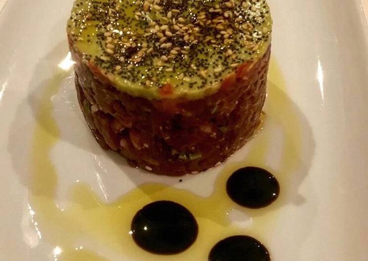 Tartar de atún rojo, mango y guacamole