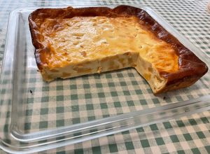 Une photo de Flan aux coings, yaourt, crème et vanille