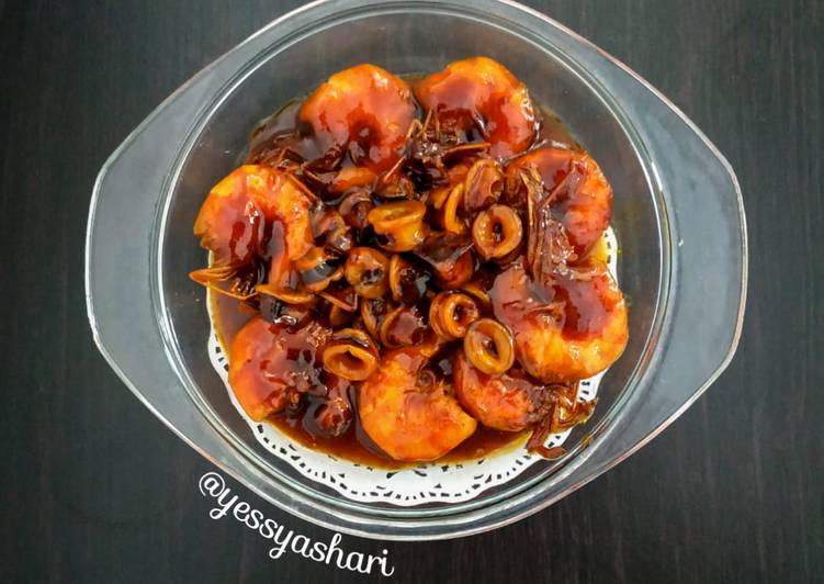 Bagaimana Menyiapkan 29. Udang &amp; Cumi Bumbu Bakar Madu 🍯🍤🦑, Enak