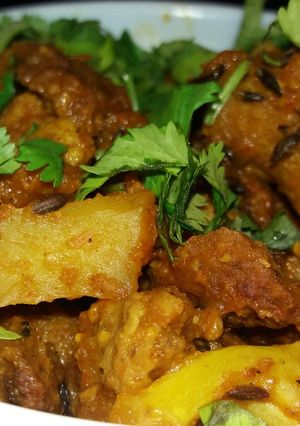 A picture of Oil free amritsari vadi with other veggies.