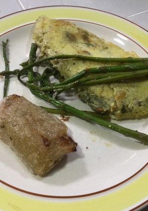 Una foto de Omelette de flor de calabaza con queso