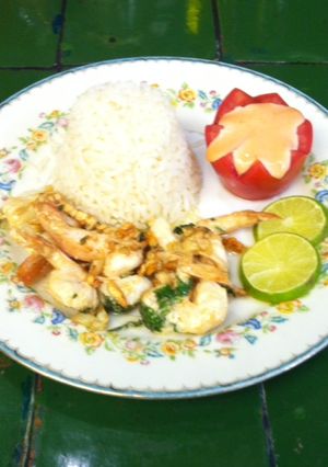 Una foto de Camarones al mojo de ajo
