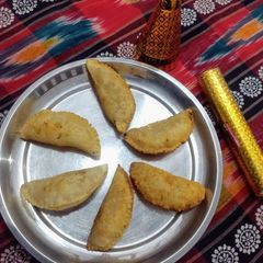 A picture of Gujiya.