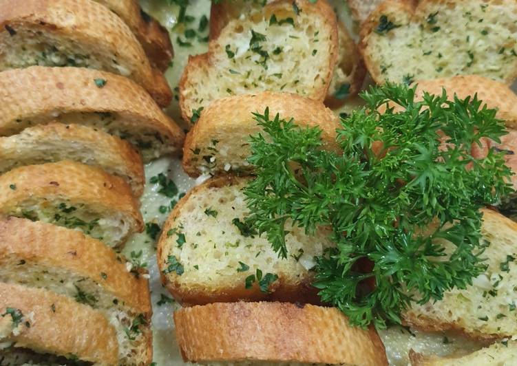 10 Resep: Garlic Bread ala Mama Aisha 👩‍🍳 Untuk Pemula!