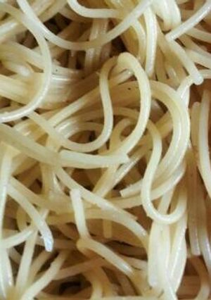 A picture of Fried spaghetti.