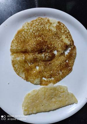 रवा डोसा (rava dosa recipe in marathi) रेसिपी चे मुख्य फोटो 