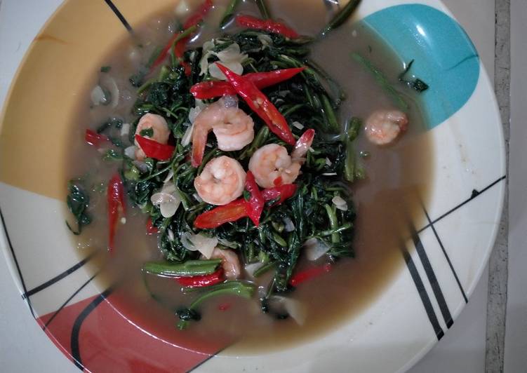 Tumis kangkung terasi udang