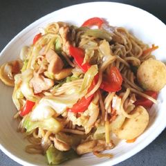 A picture of Chow Mein.