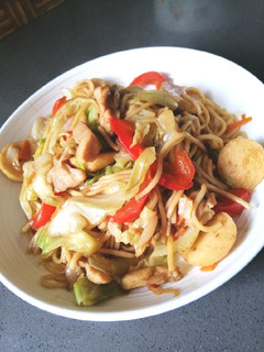 A picture of Chow Mein.