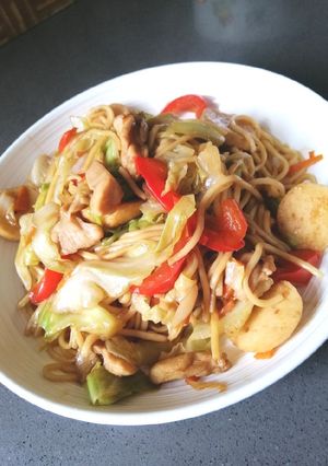 A picture of Chow Mein.