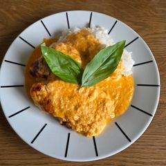 A picture of Roasted Red Pepper and Taleggio Chicken.