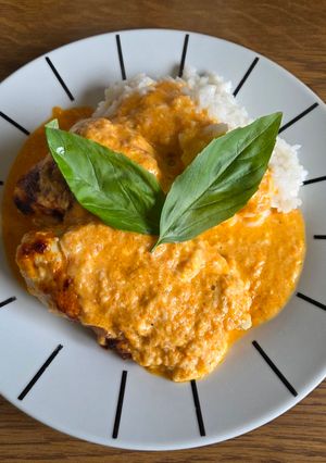 A picture of Roasted Red Pepper and Taleggio Chicken.