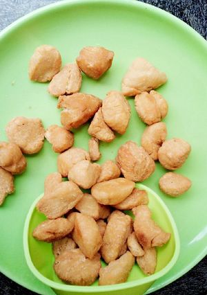 A picture of Semovita chin chin.