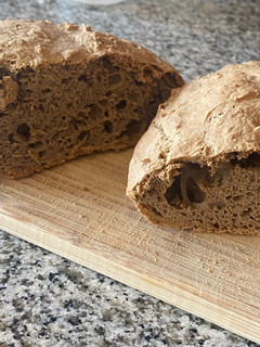 Una foto de Pan de trigo sarraceno sin gluten con huevo en robot