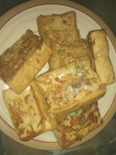 A picture of French toast.