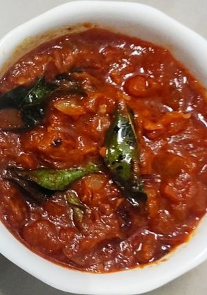 A picture of Tomato pachadi.