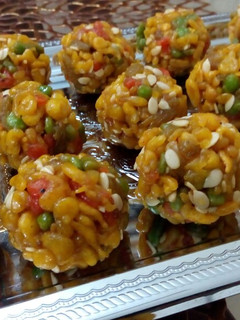 A picture of Boondi ke ladoo.
