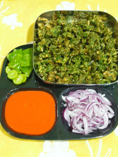 કુંભણીયા ભજીયા (Kumbhaniya Bhajiya Recipe In Gujarati) રેસીપી મુખ્ય ફોટો
