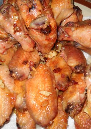 Una foto de Alitas al ajillo