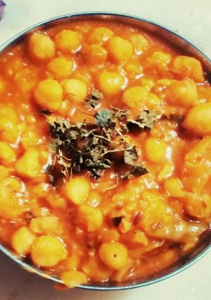 A picture of Chana masala.