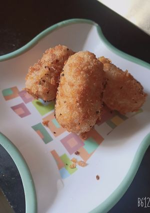 A picture of Rice cheese nuggets.