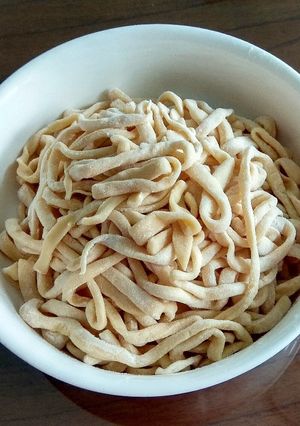 自製雞蛋麵條 的食譜成品照片