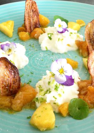 Une photo de Assiette gourmande autour du Skyr et des fruits exotiques