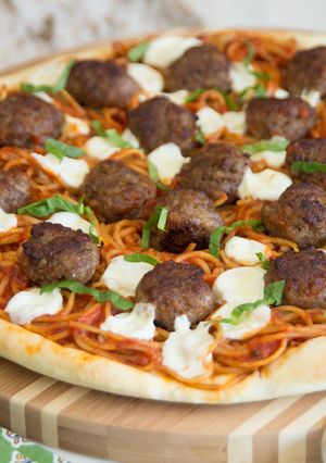 A picture of Spaghetti and Meatball Pizza.