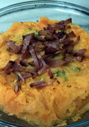 A picture of LG BAKED SWEET POTATO WITH BLUE CHEESE TOP SMOKE BACON.