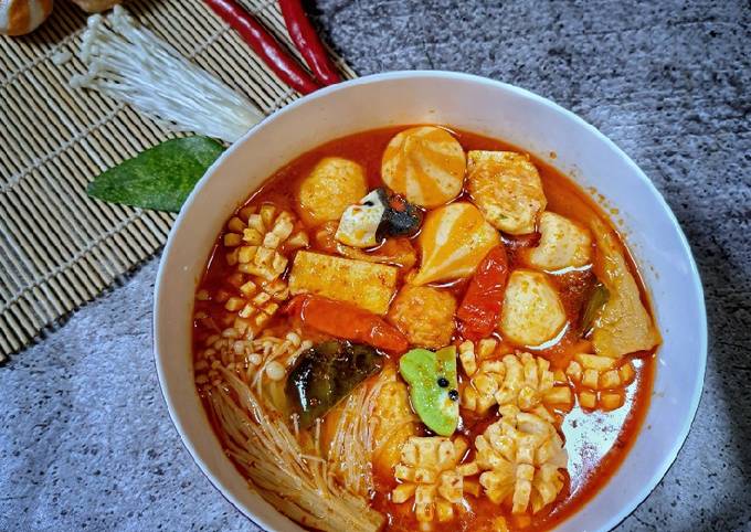 Resep Steamboat Kuah Tom Yum Oleh Cut Listiya Cookpad