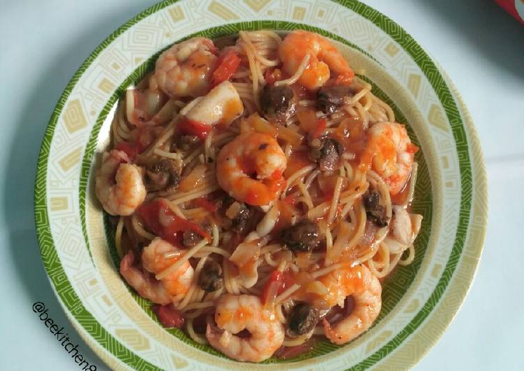 Spaghetti Seafood Marinara