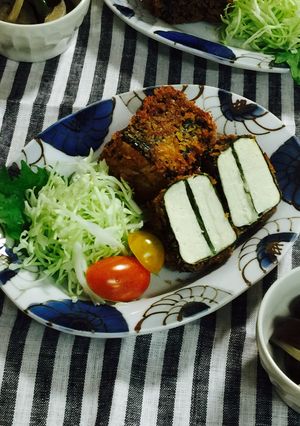A picture of Tofu Cutlets with Cheese.
