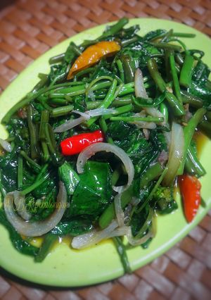 Foto resep Oseng Kangkung Terasi Kampung