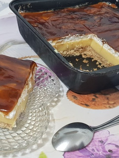 Una foto de Postre con pudding de caramelo