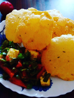 A picture of Mungdal ki puri & mixed sabzi.