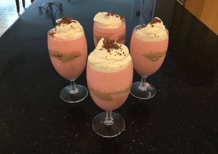Simple Way to Prepare Homemade Layered Straberry and Chocolate Mousse