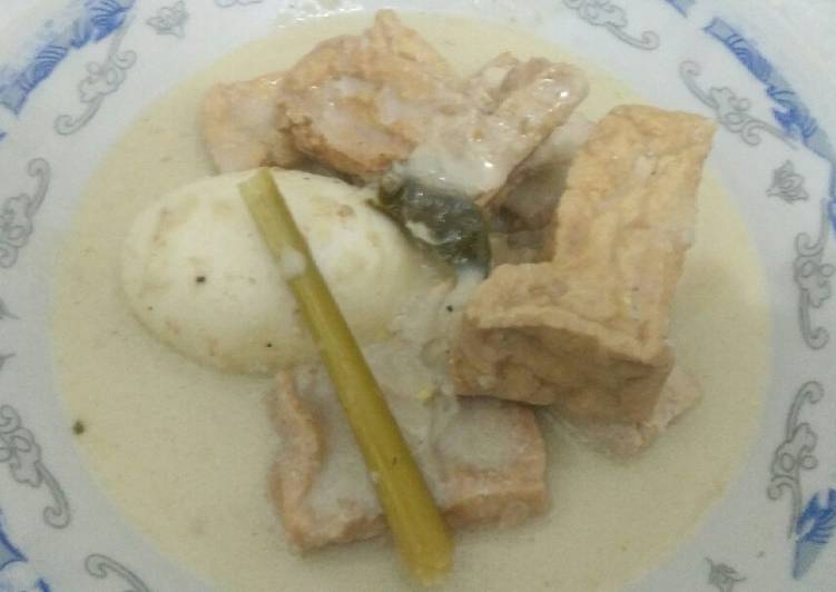 Opor ayam tahu telur ala bundadewi