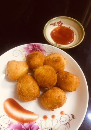 Hình của món Trứng cút bọc khoai tây chiên xù.
