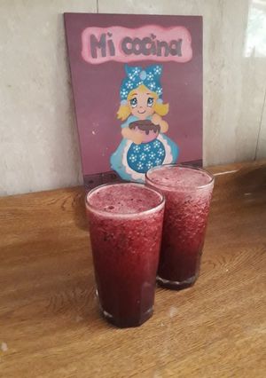 Una foto de Licuado Manzana y Cereza