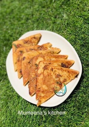 A picture of French toast.