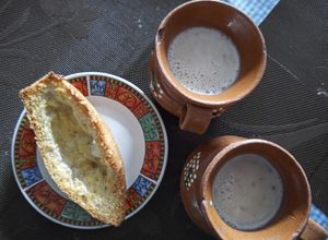 Una foto de Atole de mazapán ☕🍪